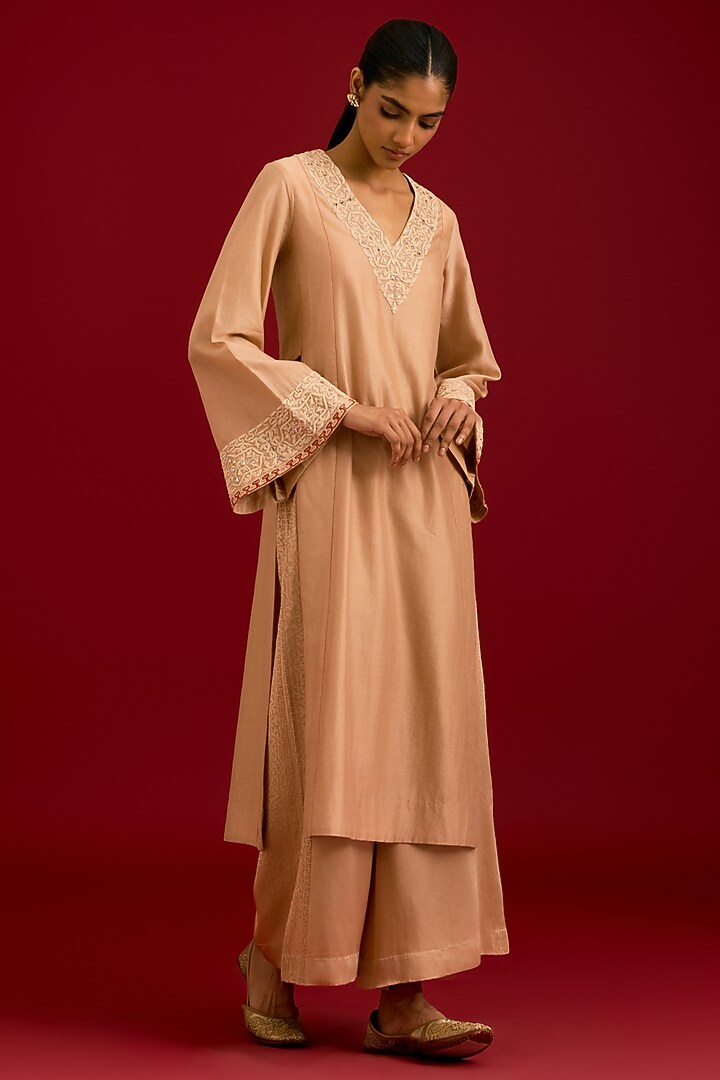 Beige Silk Chanderi Mirror Embroidered Kurta Set by Devnaagri at Pernia's Pop Up Shop