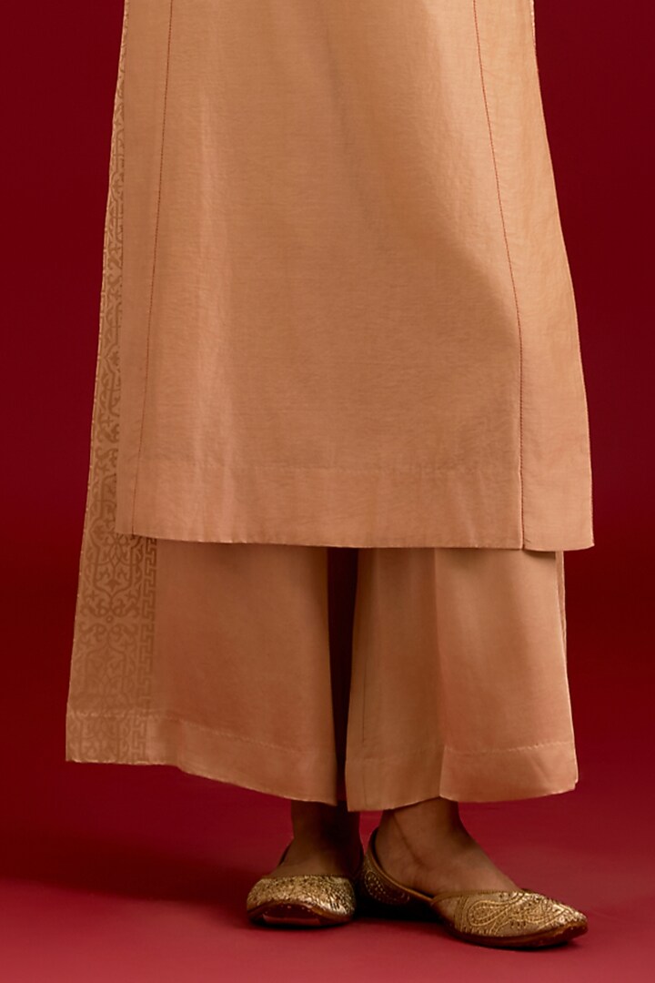 Beige Silk Chanderi Mirror Embroidered Kurta Set by Devnaagri at Pernia's Pop Up Shop