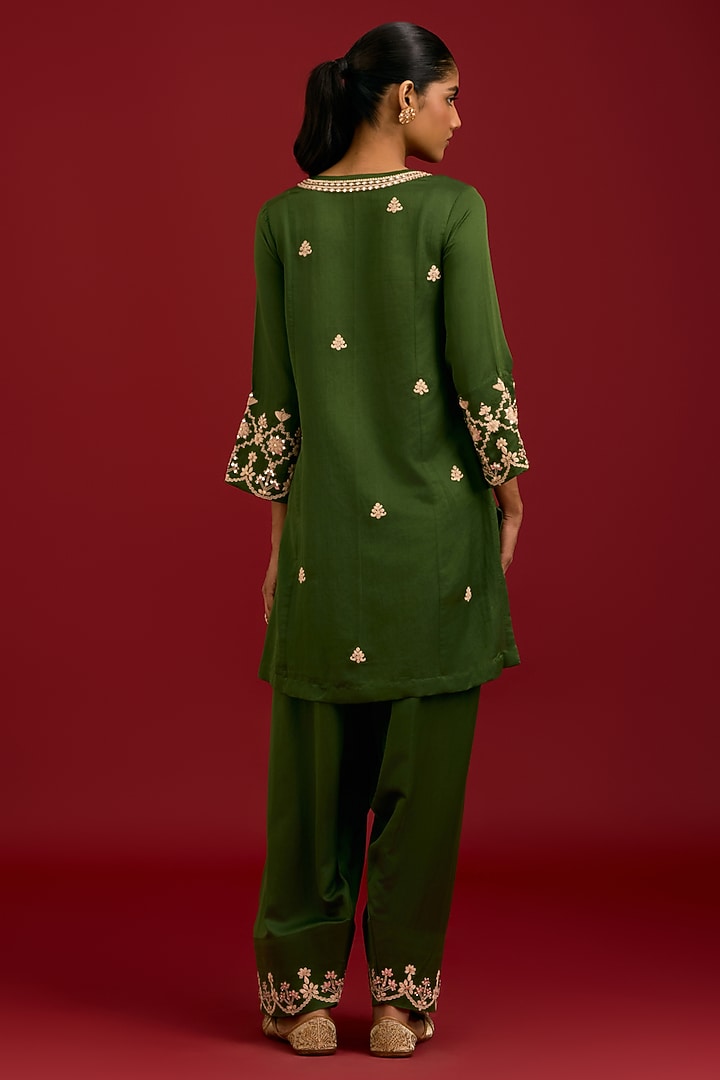 Green Cotton Silk Satin Mirror Embroidered Kurta Set by Devnaagri at Pernia's Pop Up Shop
