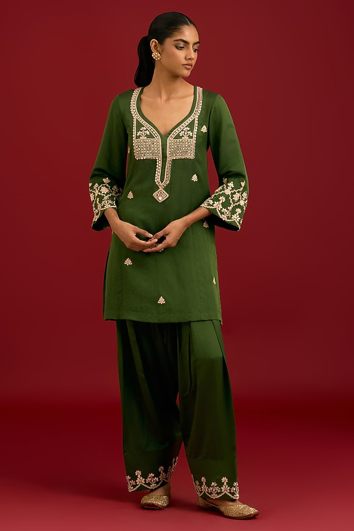 Green Cotton Silk Satin Mirror Embroidered Kurta Set by Devnaagri at Pernia's Pop Up Shop