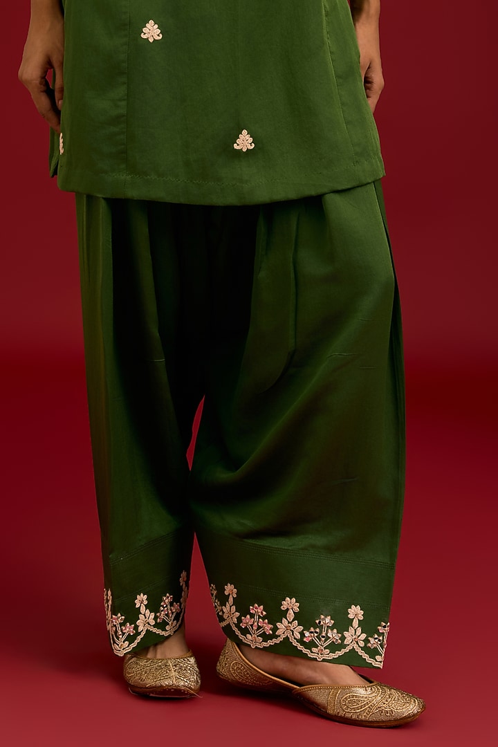 Green Cotton Silk Satin Mirror Embroidered Kurta Set by Devnaagri at Pernia's Pop Up Shop