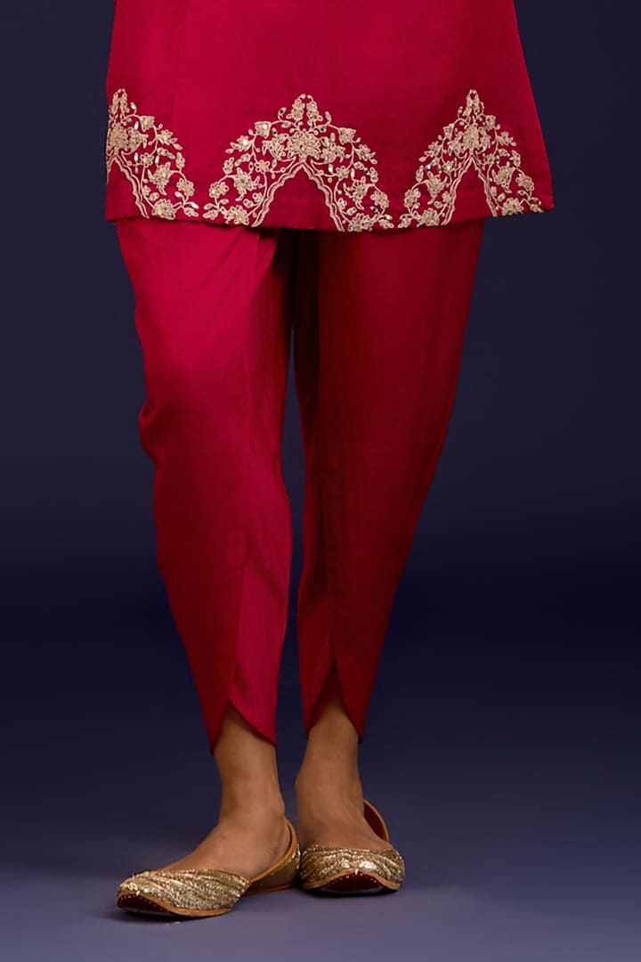 Fuchsia Pink Cotton Silk Satin Sequins Embroidered Kurta Set by Devnaagri at Pernia's Pop Up Shop