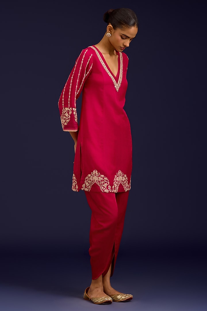Fuchsia Pink Cotton Silk Satin Sequins Embroidered Kurta Set by Devnaagri at Pernia's Pop Up Shop