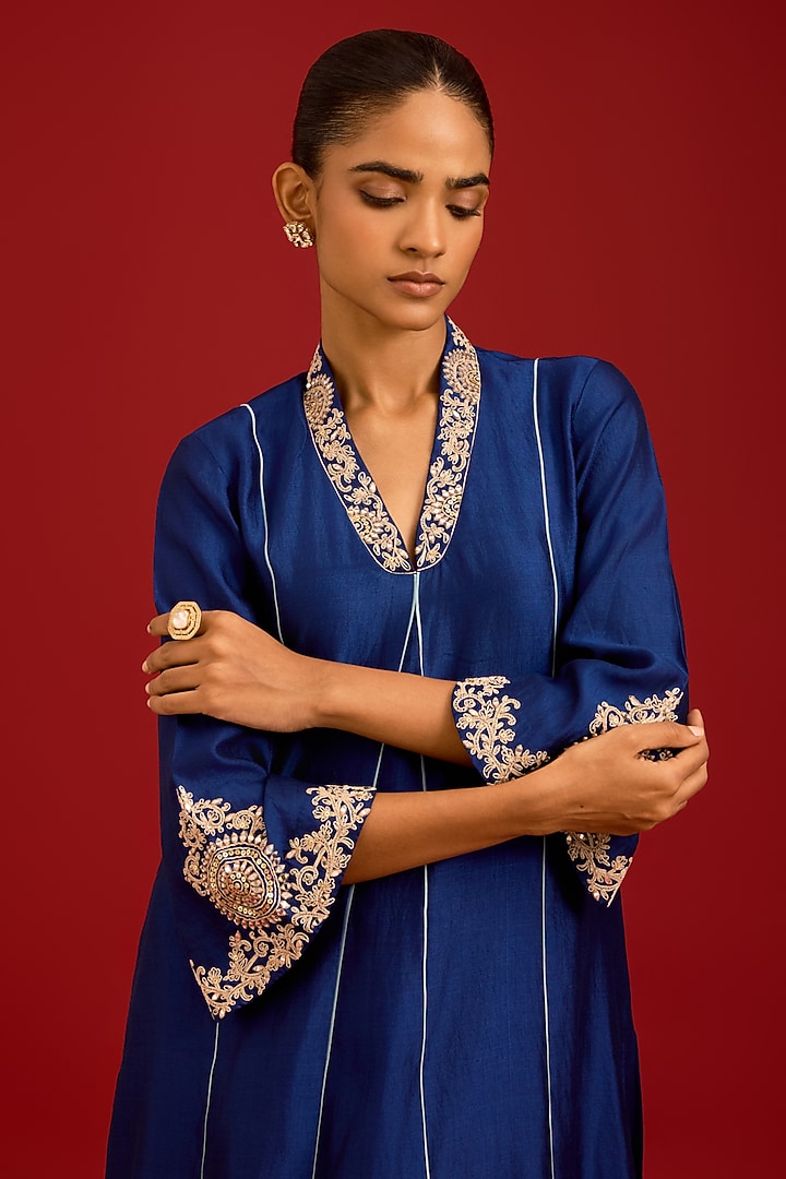 Navy Blue Chiniya Silk Mirror Embroidered Kurta Set by Devnaagri at Pernia's Pop Up Shop