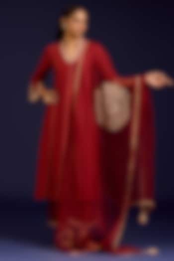 Rust Chiniya Silk Mirror Embroidered Kurta Set by Devnaagri at Pernia's Pop Up Shop