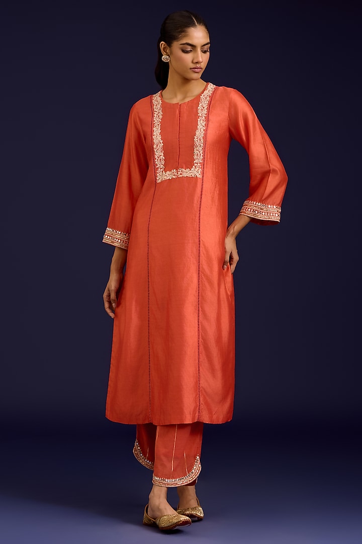 Orange Chiniya Silk Mirror Embroidered Kurta Set by Devnaagri at Pernia's Pop Up Shop