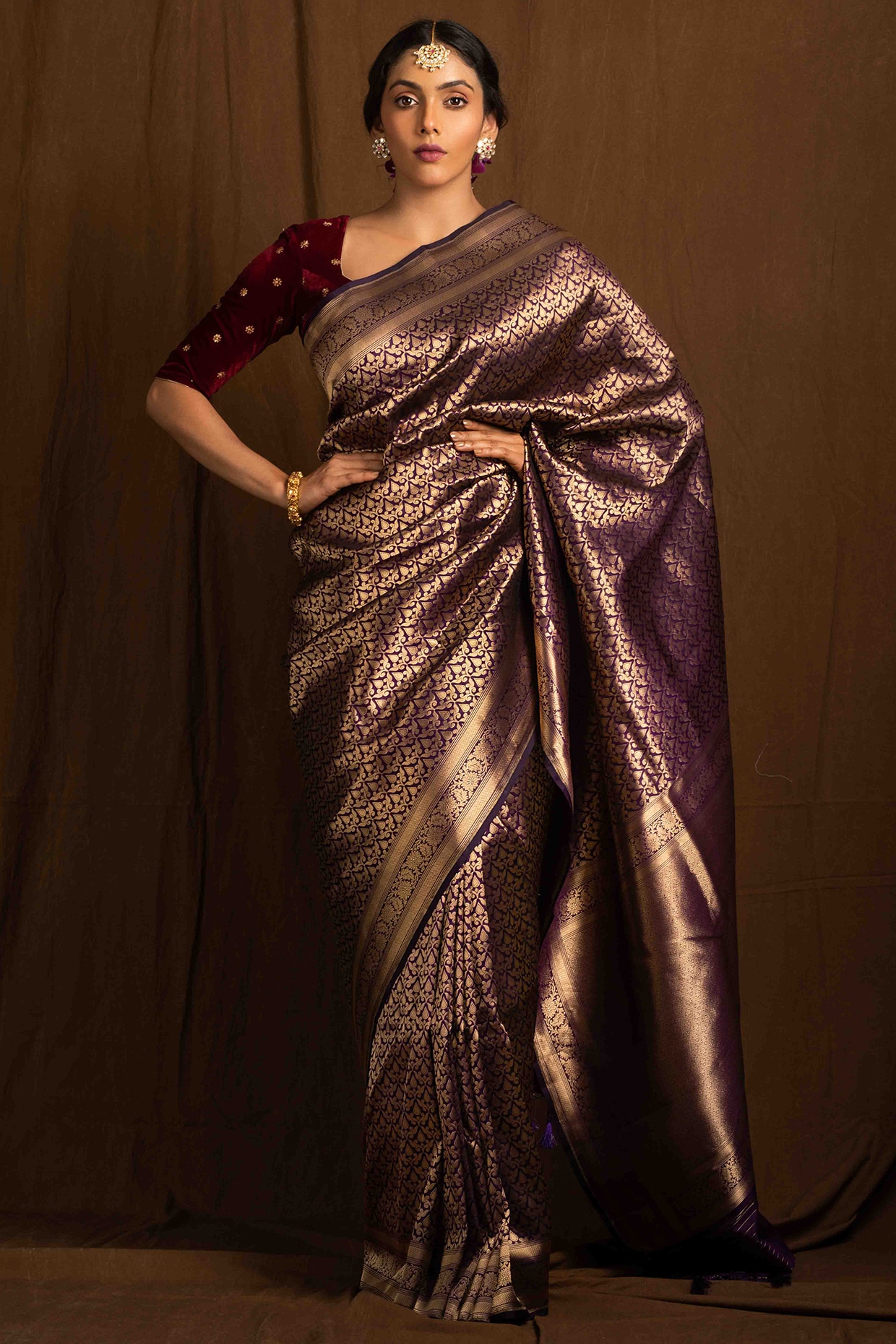 Endearing Purple & Golden Silk Blend Woven Design Banarasi Saree– Inddus.in