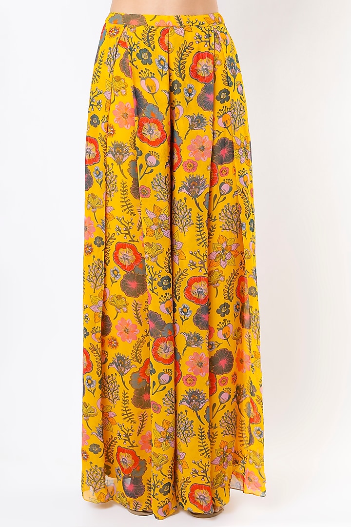 Mustard Printed Pleated Palazzo Pant Set by DiyaRajvvir at Pernia's Pop Up Shop