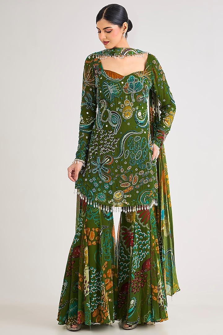 Pear Green Georgette Veil Printed Kurta Set by DiyaRajvvir at Pernia's Pop Up Shop