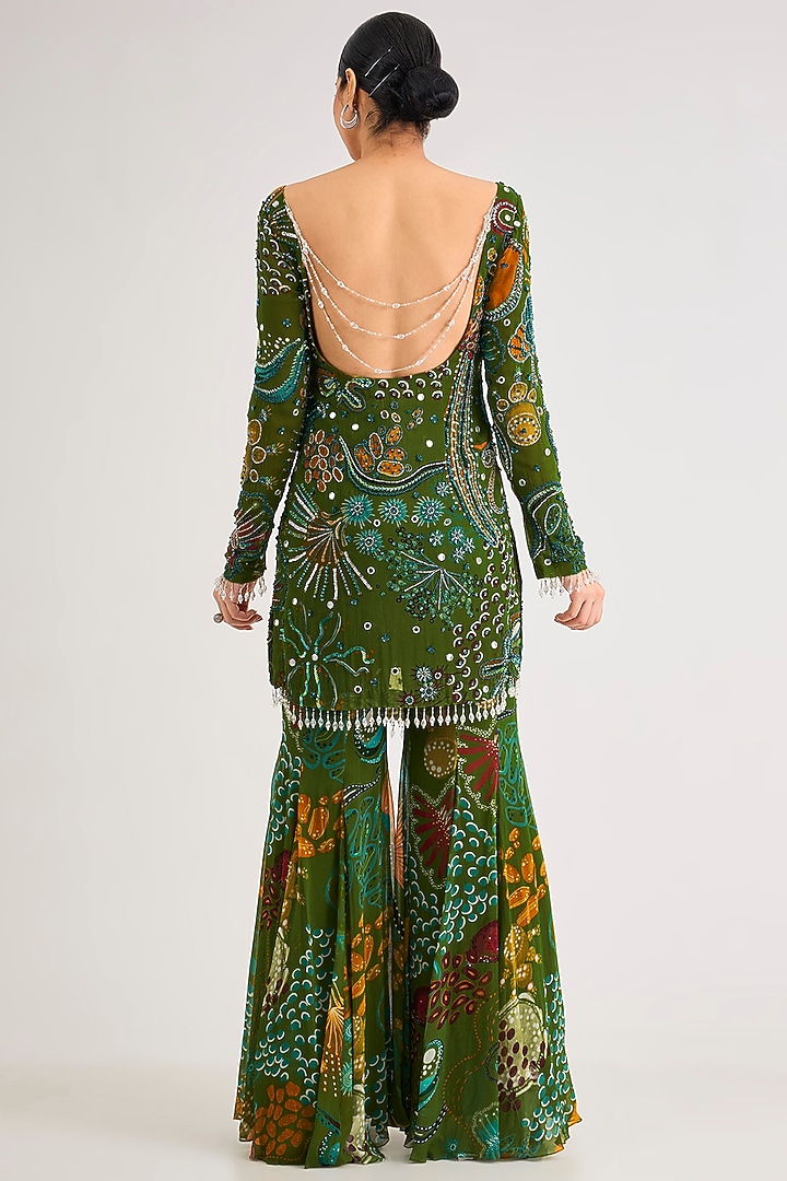 Pear Green Georgette Veil Printed Kurta Set by DiyaRajvvir at Pernia's Pop Up Shop