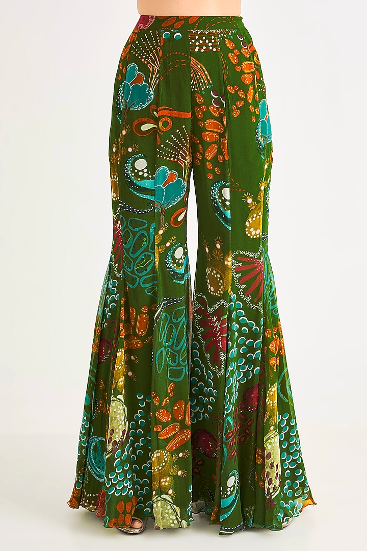 Pear Green Georgette Veil Printed Kurta Set by DiyaRajvvir at Pernia's Pop Up Shop