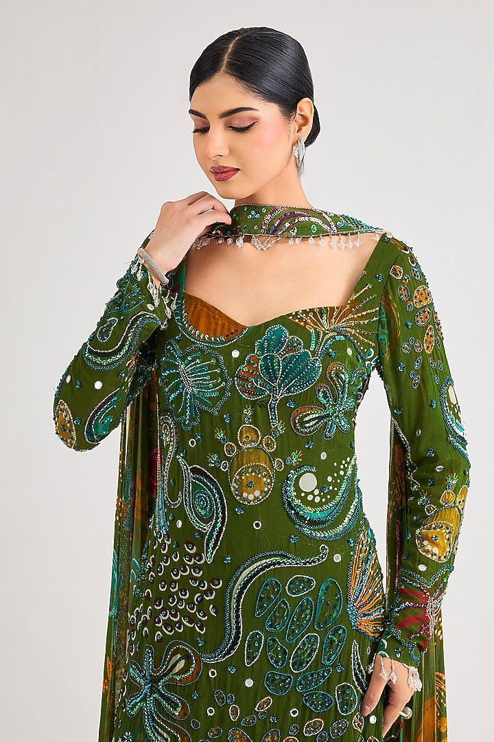 Pear Green Georgette Veil Printed Kurta Set by DiyaRajvvir at Pernia's Pop Up Shop