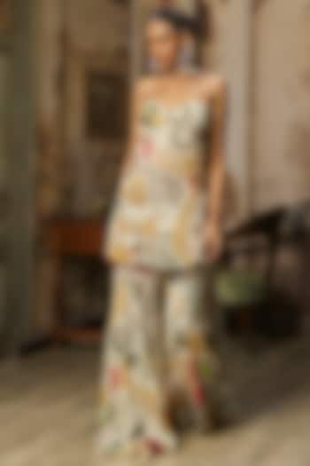 Ivory Crepe Coral Veil Printed Kurta Set by DiyaRajvvir at Pernia's Pop Up Shop