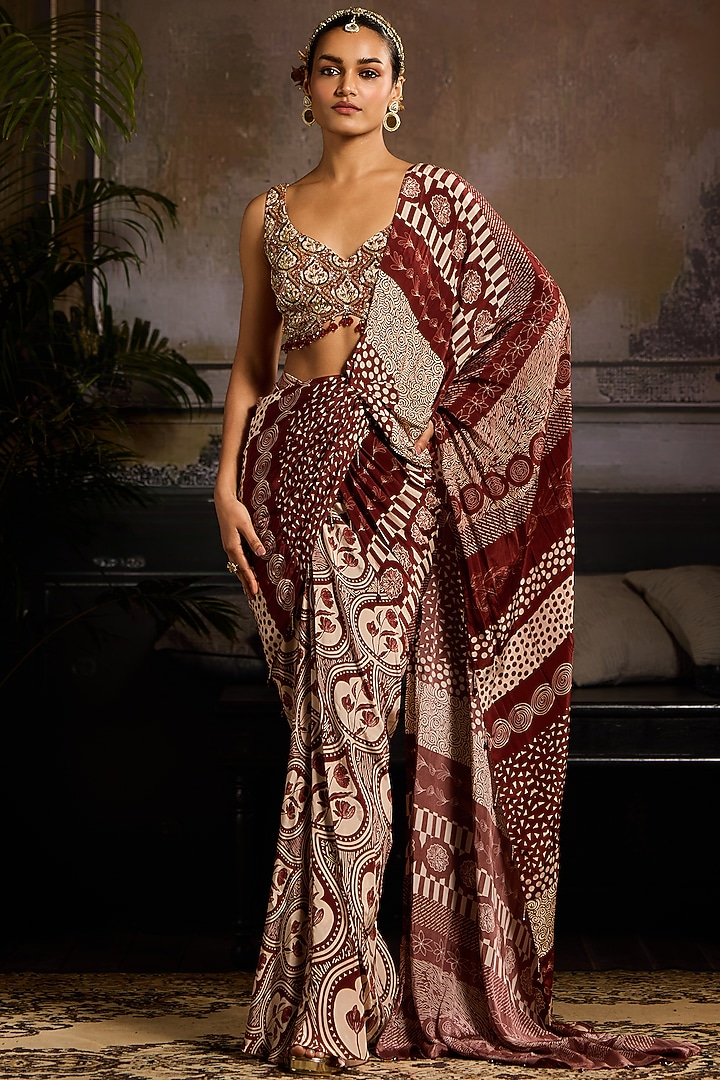 Maroon Crepe Leaf Printed Skirt Wedding Saree Set by DiyaRajvvir at Pernia's Pop Up Shop