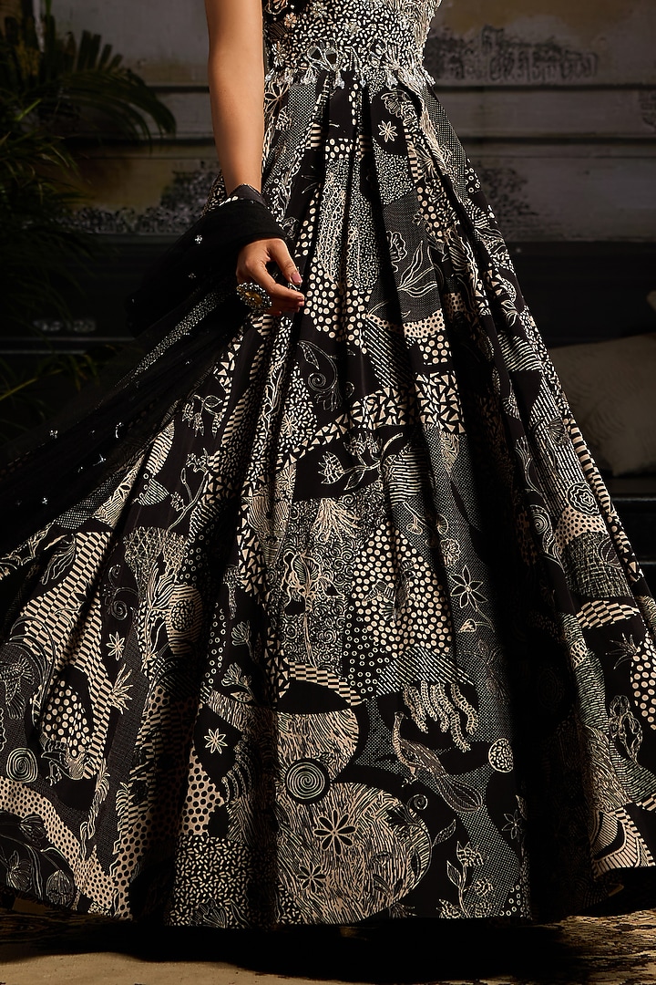 Black Crepe Abstract Jaal Printed Wedding Anarkali Set by DiyaRajvvir at Pernia's Pop Up Shop