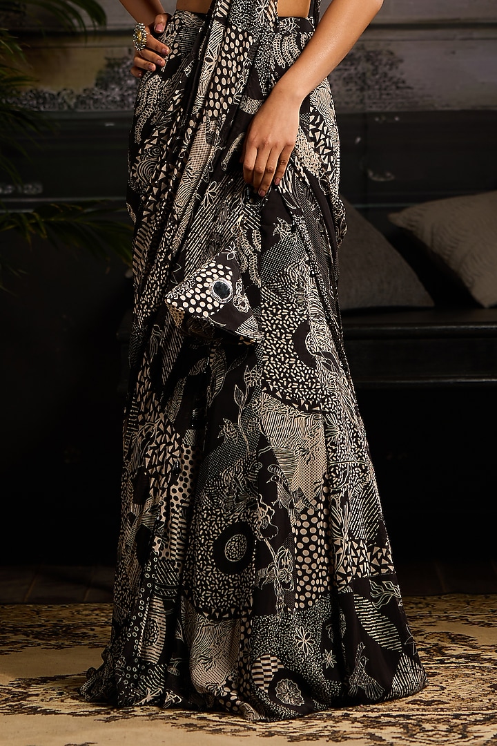 Black Tulle & Georgette Abstract Jaal Printed Skirt Wedding Saree Set by DiyaRajvvir at Pernia's Pop Up Shop