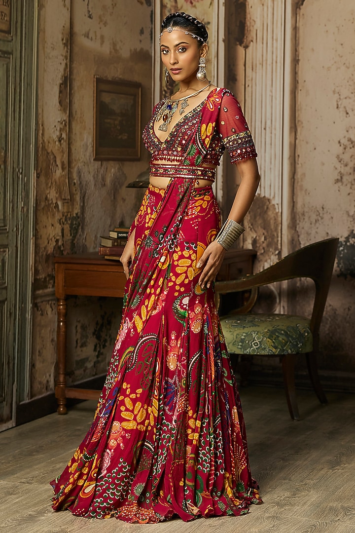 Scarlet Red Crepe Coral Veil Printed Mermaid Wedding Saree Set by DiyaRajvvir at Pernia's Pop Up Shop
