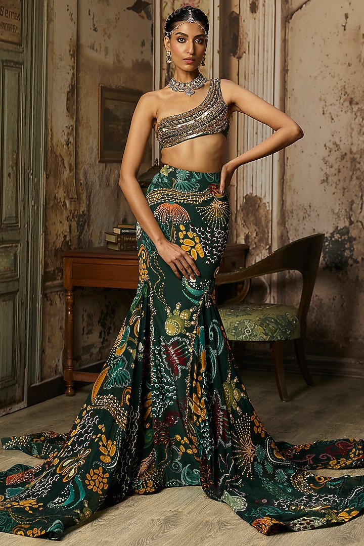 Dark Green Tulle Coral Veil Printed Wedding Lehenga Set by DiyaRajvvir at Pernia's Pop Up Shop
