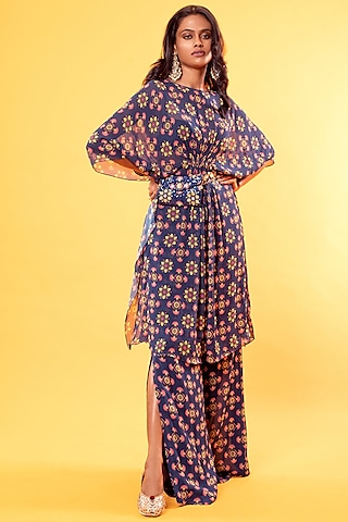 Cobalt Blue Printed Kaftan Set With Belt Bag by DiyaRajvvir