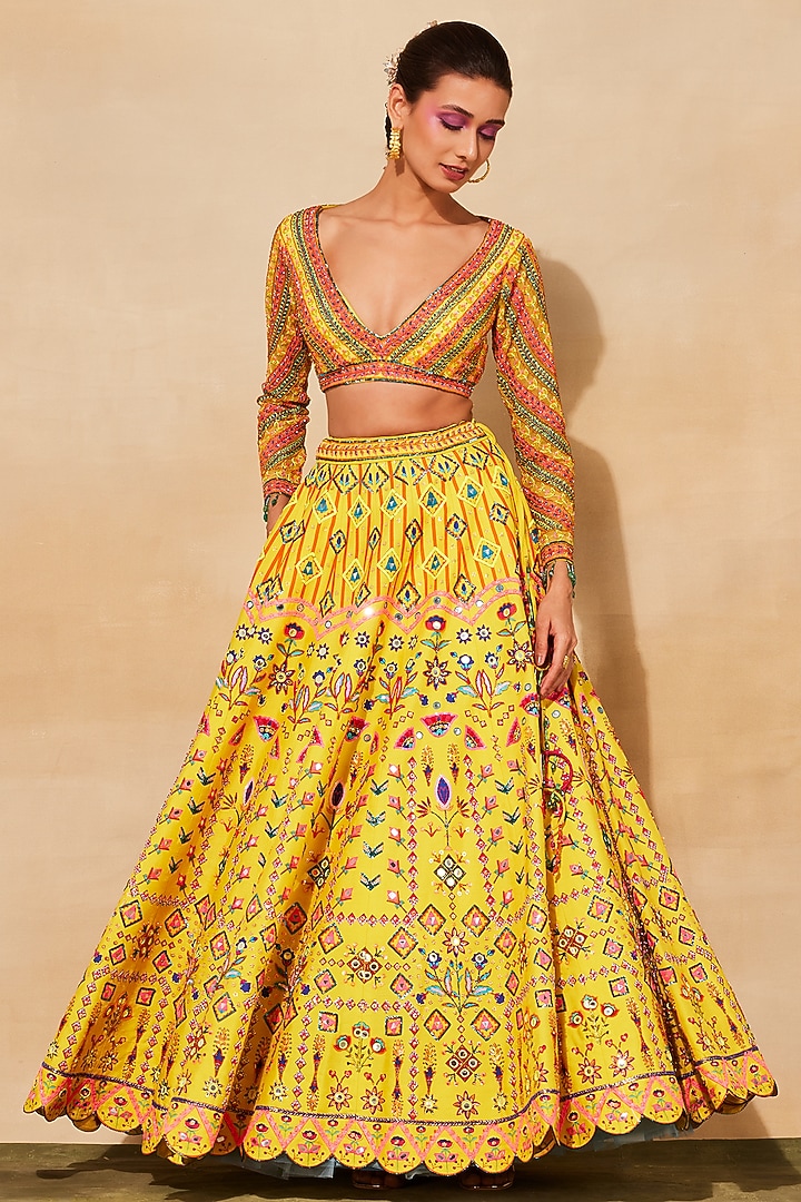 Yellow Raw Silk Embroidered Wedding Lehenga Set by DiyaRajvvir at Pernia's Pop Up Shop
