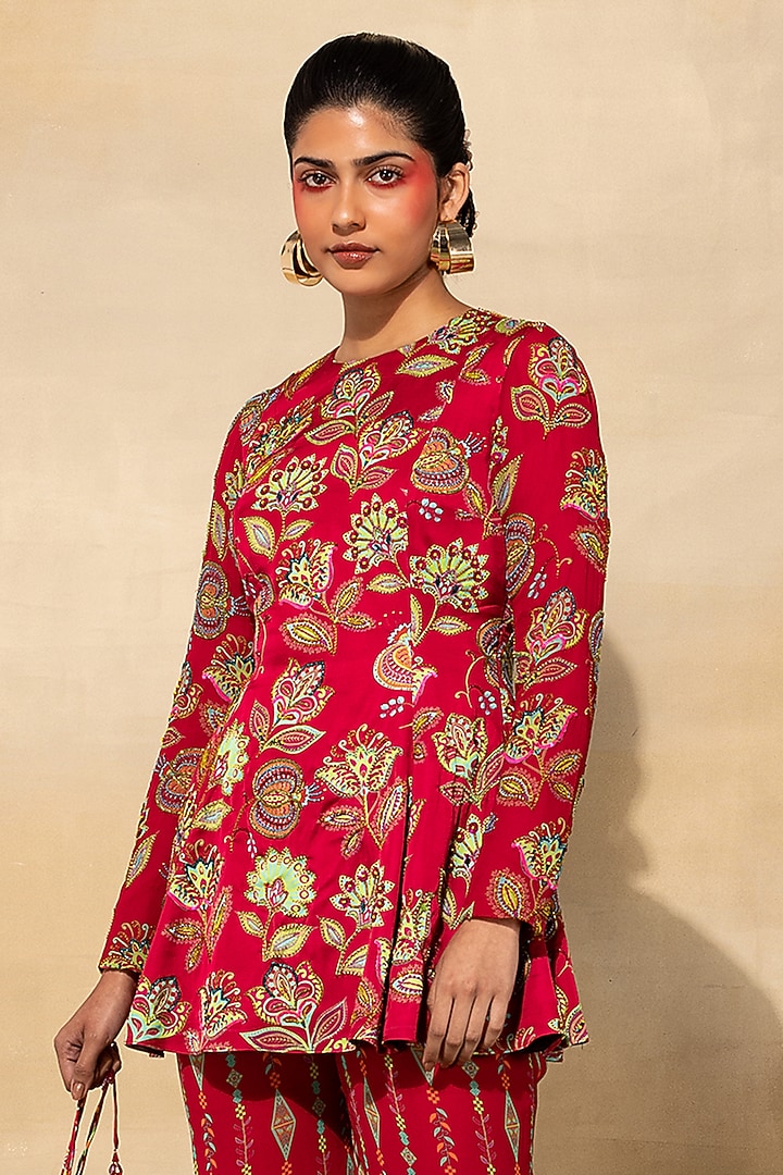 Crimson Georgette Printed Pant Set by DiyaRajvvir at Pernia's Pop Up Shop