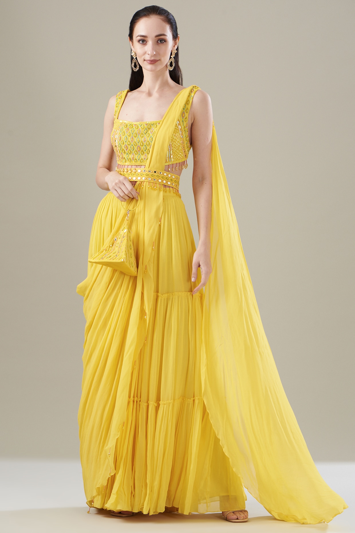 SAREE WALI LADKI💃 (@sareewaliladki) • Instagram photos and videos | Saree  models, Nice dresses, Beautiful saree