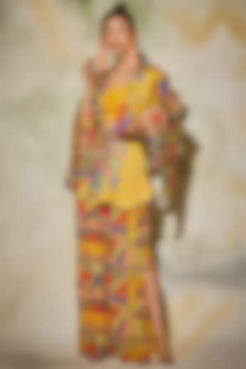 Yellow Printed Kimono Set by DiyaRajvvir