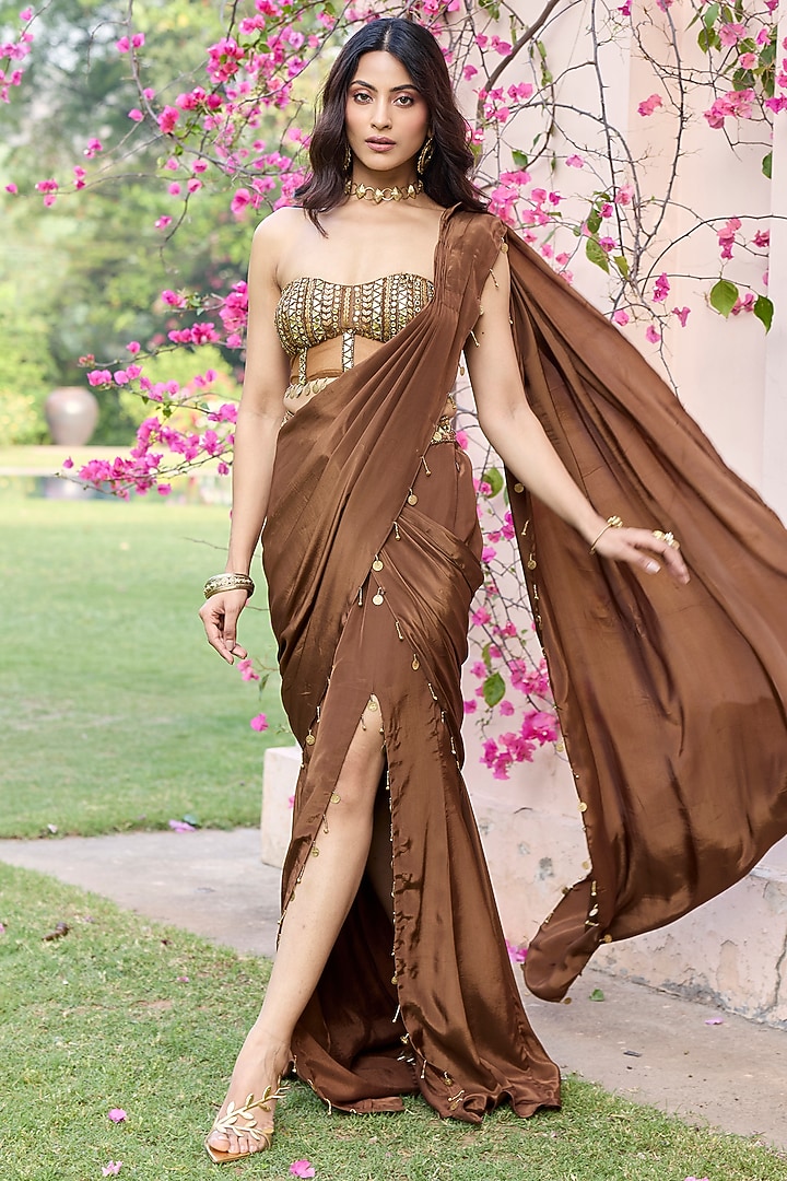 Mocha Brown Crepe & Net Embroidered Slit Wedding Saree Set by DiyaRajvvir at Pernia's Pop Up Shop