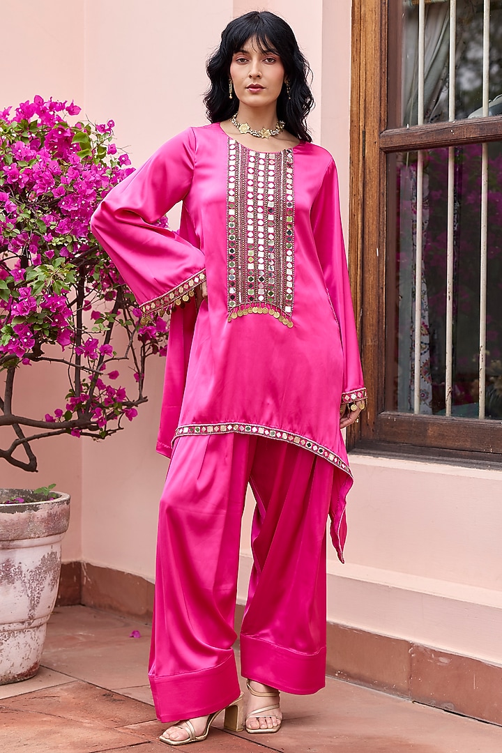 Fuchsia Pink Armani Satin Mirror Embroidered Kurta Set by DiyaRajvvir at Pernia's Pop Up Shop
