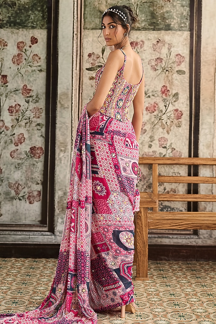 Fuchsia Crepe & Georgette Abstract Jaal Printed Pre-Draped Wedding Saree Set by DiyaRajvvir at Pernia's Pop Up Shop