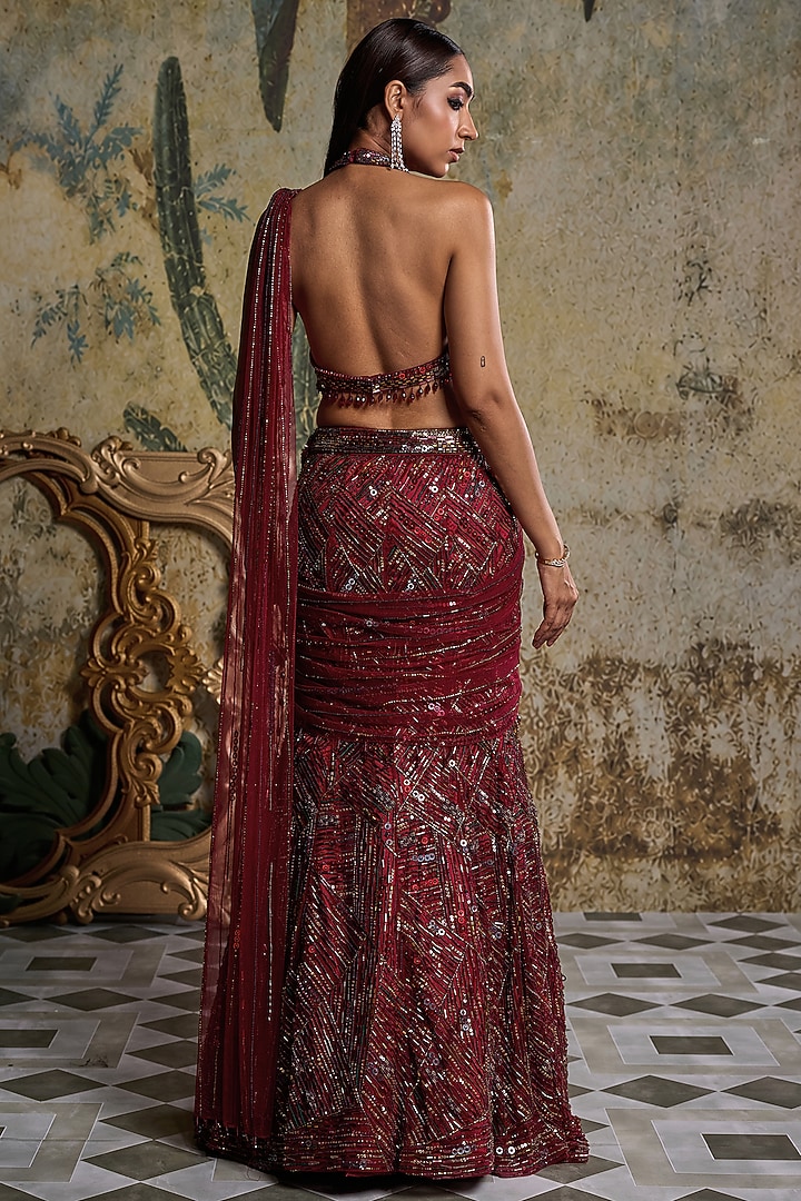Maroon Tulle Abstract Embellished Reception Saree Set by DiyaRajvvir at Pernia's Pop Up Shop