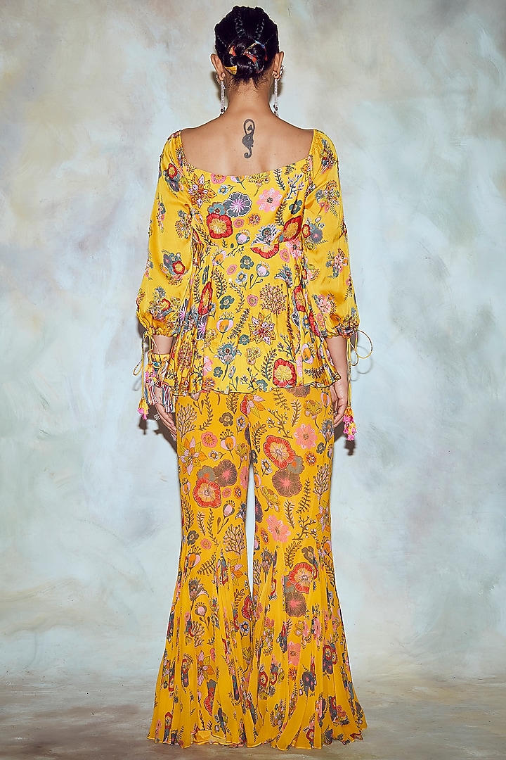 Yellow Jaal Printed Pant Set by DiyaRajvvir at Pernia's Pop Up Shop
