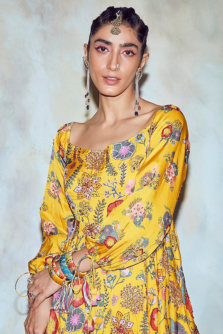 Yellow Jaal Printed Pant Set by DiyaRajvvir at Pernia's Pop Up Shop