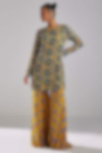 Blue Georgette Printed A-Line Kurta Set by DiyaRajvvir