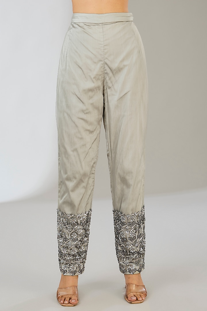 Grey Tulle Floral Embroidered Scalloped Kurta Set by DiyaRajvvir at Pernia's Pop Up Shop