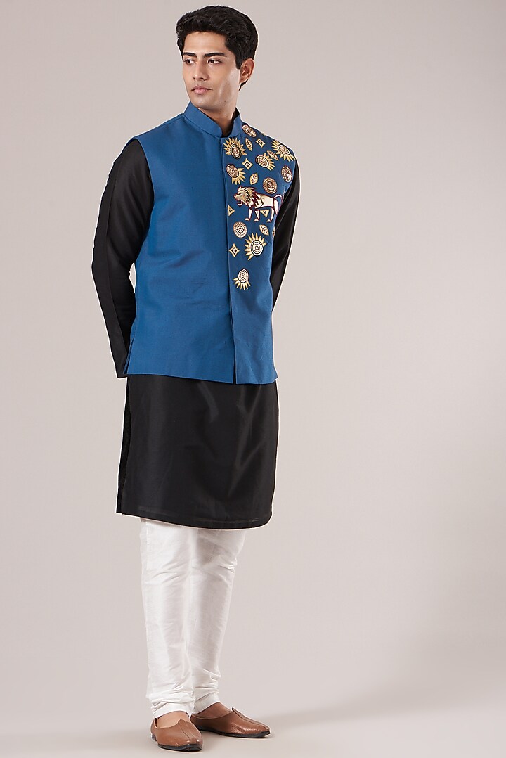 Indigo Blue Cotton Silk Acrylic Embroidered Bundi Jacket by DiyaRajvvir Men at Pernia's Pop Up Shop
