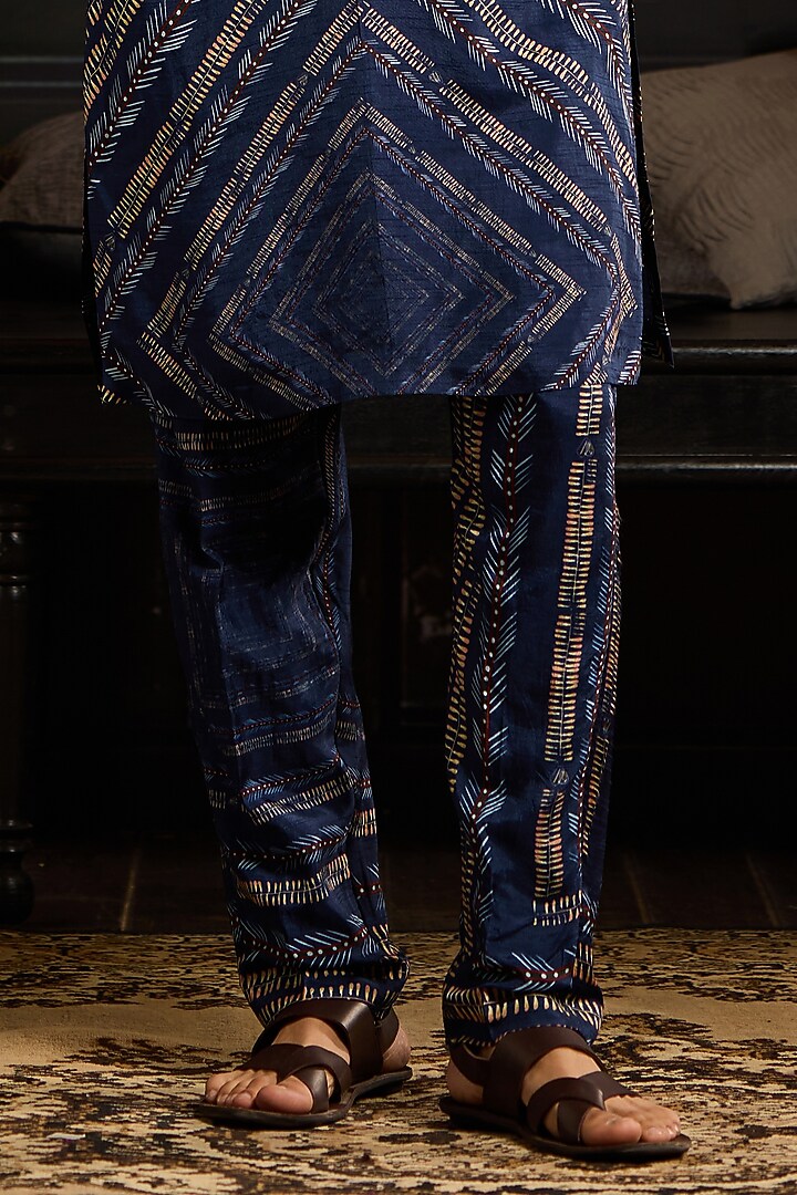 Blue Dola Silk Chevron Printed Kurta Set by DiyaRajvvir Men at Pernia's Pop Up Shop