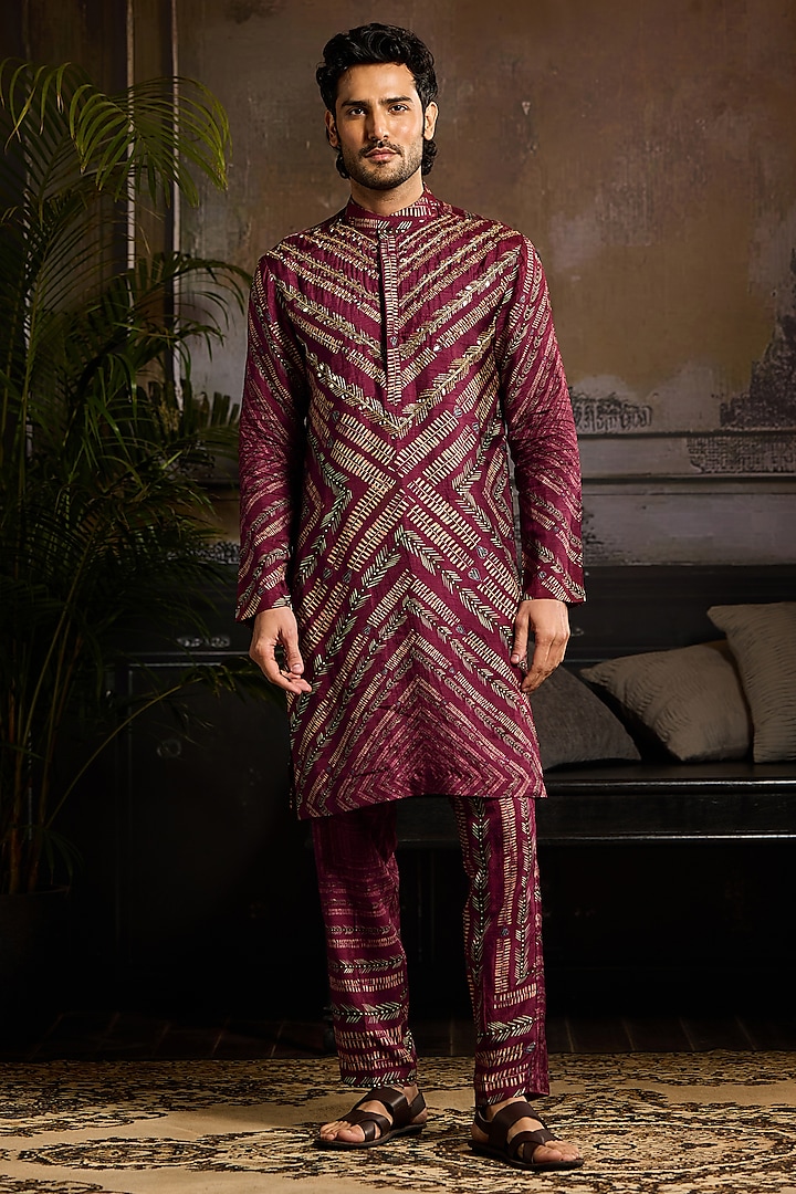 Maroon Dola Silk Chevron Printed Kurta Set by DiyaRajvvir Men