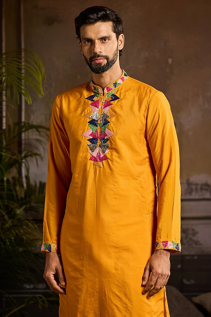 Yellow Cotton Silk Embroidered Kurta Set by DiyaRajvvir Men at Pernia's Pop Up Shop