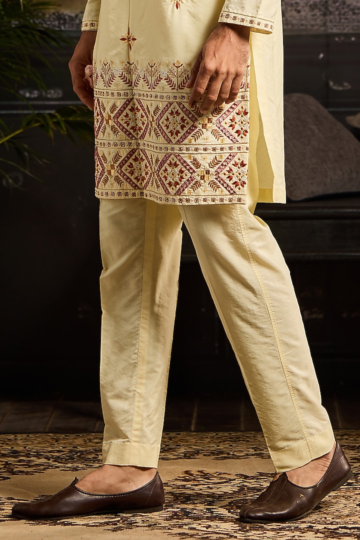Pastel Yellow Cotton Silk Thread Embroidered Kurta Set by DiyaRajvvir Men at Pernia's Pop Up Shop