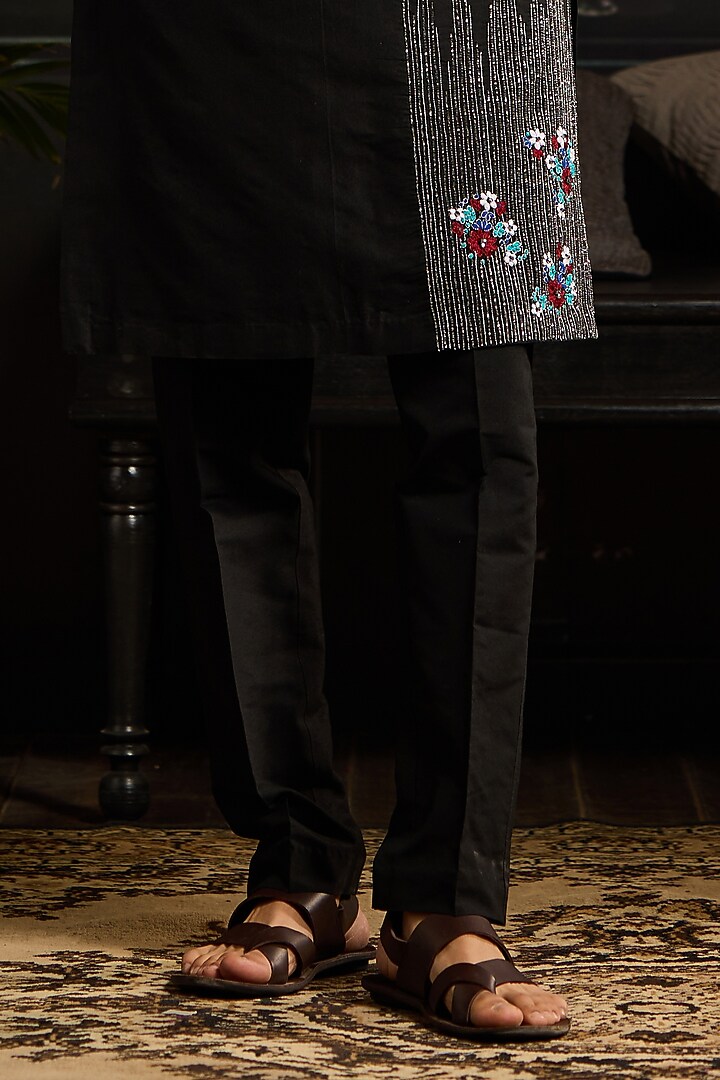 Black Cotton Silk Floral Motif Embroidered Kurta Set by DiyaRajvvir Men at Pernia's Pop Up Shop