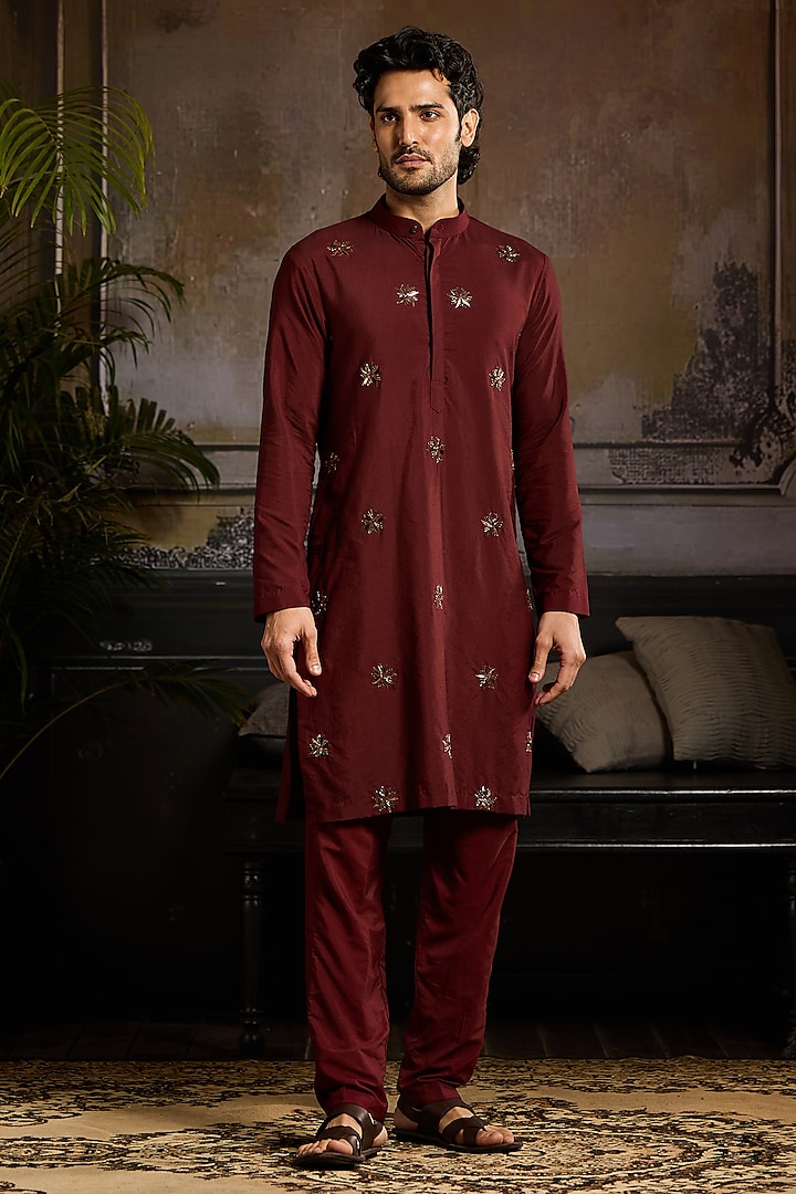 Maroon Cotton Silk Floral Boota Embroidered Kurta Set by DiyaRajvvir Men