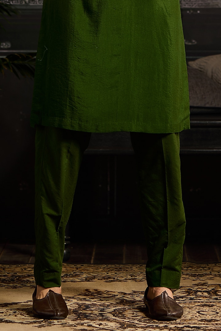 Olive Green Cotton Silk Embroidered Kurta Set by DiyaRajvvir Men at Pernia's Pop Up Shop