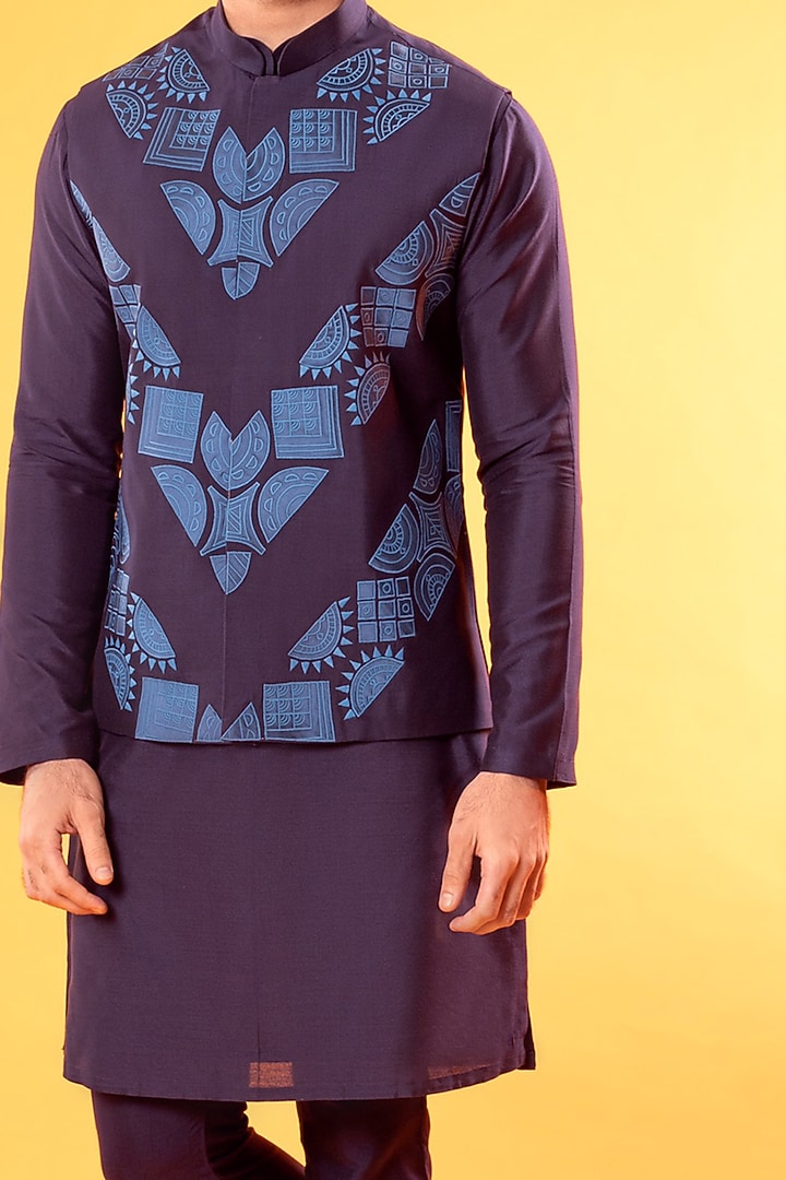 Cobalt Blue Cotton Silk Applique Thread Embroidered Bundi Jacket Set by DiyaRajvvir Men at Pernia's Pop Up Shop