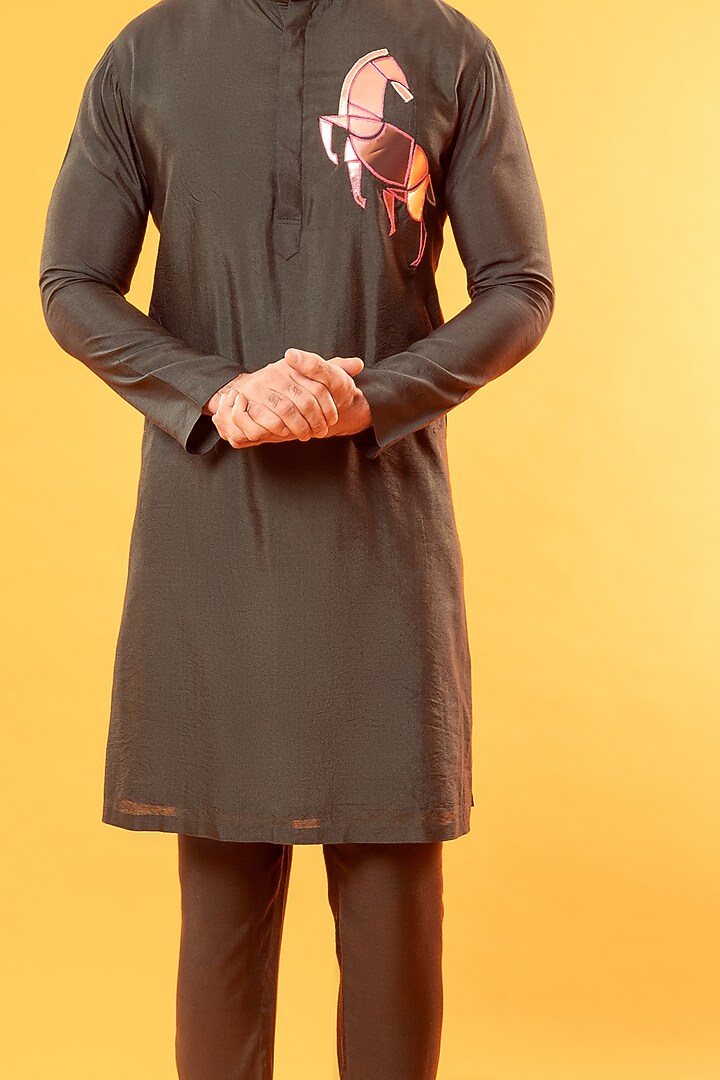 Olive Green Cotton Silk Embroidered Kurta by DiyaRajvvir Men at Pernia's Pop Up Shop