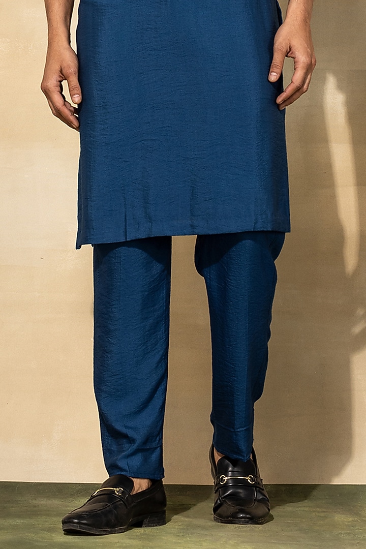 Indigo Blue Cotton & Cotton Silk Thread Embroidered Kurta Set by DiyaRajvvir Men at Pernia's Pop Up Shop