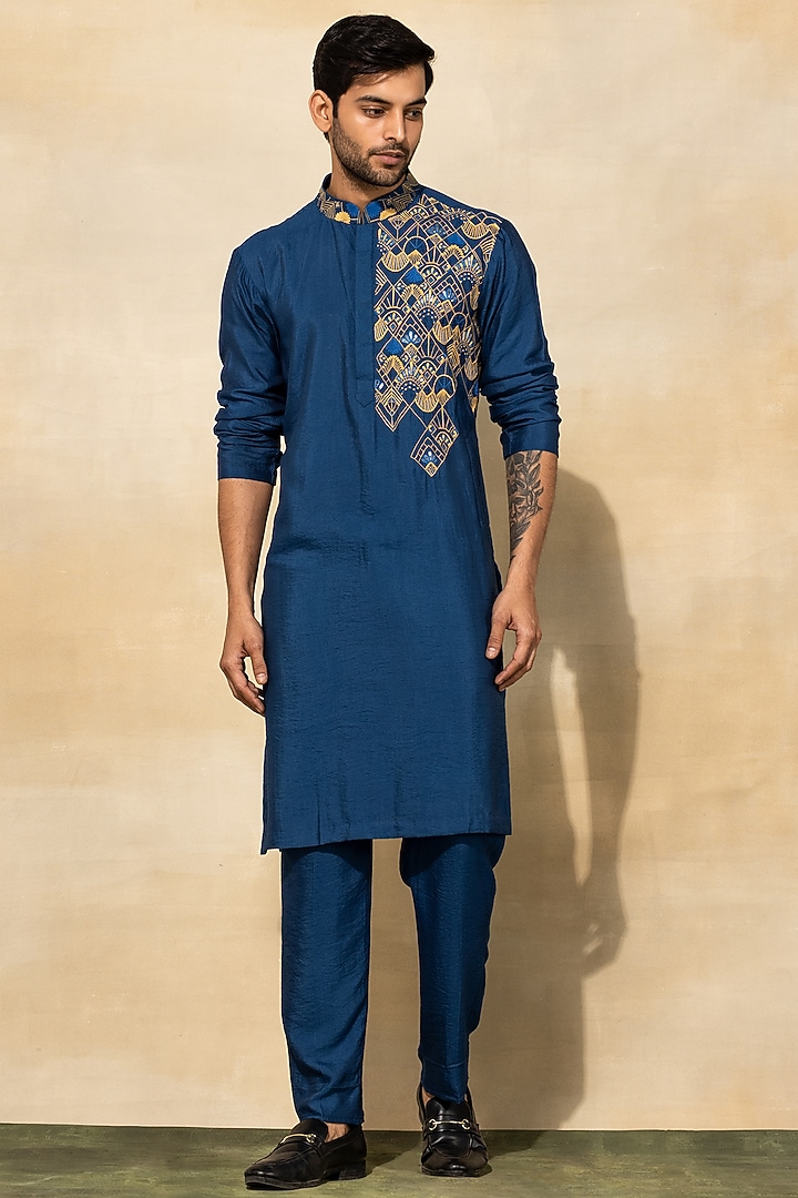 Indigo Blue Cotton & Cotton Silk Thread Embroidered Bundi Jacket Set by DiyaRajvvir Men at Pernia's Pop Up Shop