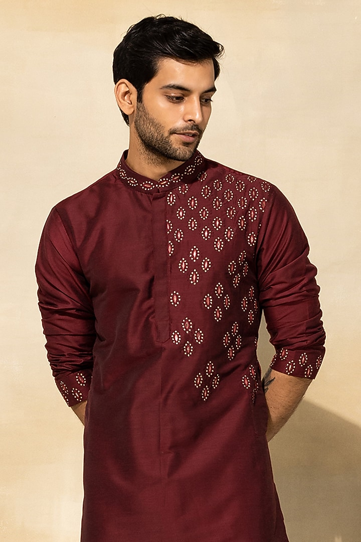 Maroon Cotton & Cotton Silk Thread Embroidered Bundi Jacket Set by DiyaRajvvir Men at Pernia's Pop Up Shop