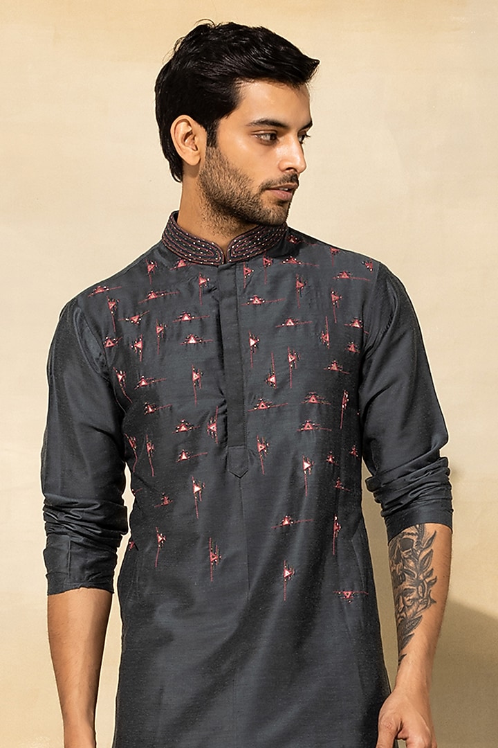 Grey Cotton Embroidered Kurta Set by DiyaRajvvir Men at Pernia's Pop Up Shop