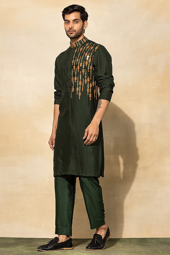 Olive Green Cotton & Cotton Silk Thread Embroidered Bundi Jacket Set by DiyaRajvvir Men at Pernia's Pop Up Shop